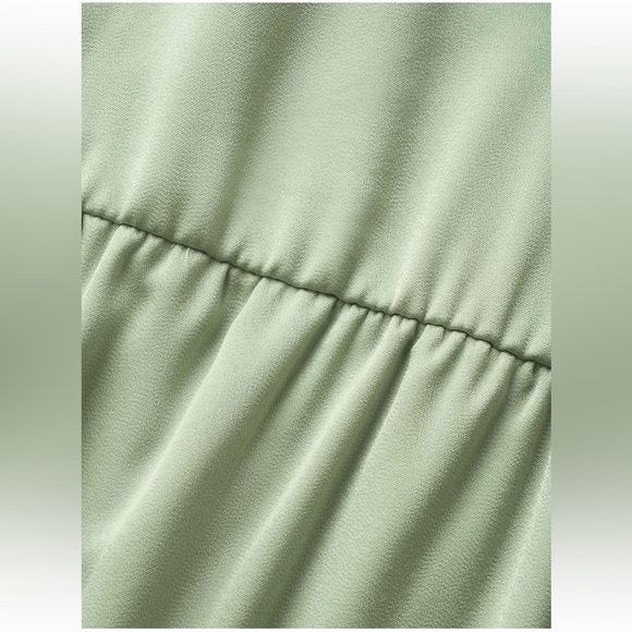 BloomChic Plus Size 2XL Solid Heart Neckline Satin Ruffle Sleeve Dress us18-20 - Picture 4 of 7